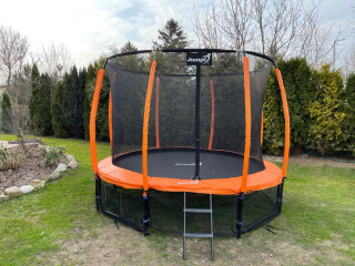 Trampolina Ogrodowa Jumpi 252cm/8FT Maxy Comfort Plus Pomarańczowa Z Wewnętrzną Siatką Jumpi