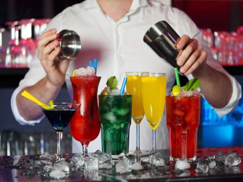 Zestaw barmański shaker do drinków CHESTER stojak 12 elementów Zestaw barmański shaker do drinków CHESTER stojak 12 elementów
